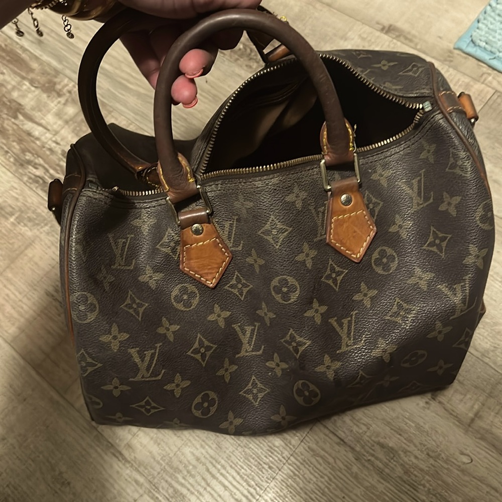 LOUIS VUITTON